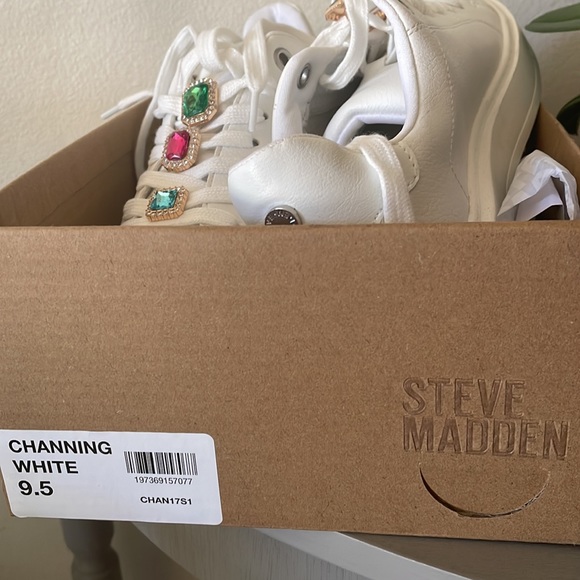 WEEKEND SALE ONLY Steve Madden Sneakers with Rhinestone Charms. - Picture 6 of 6